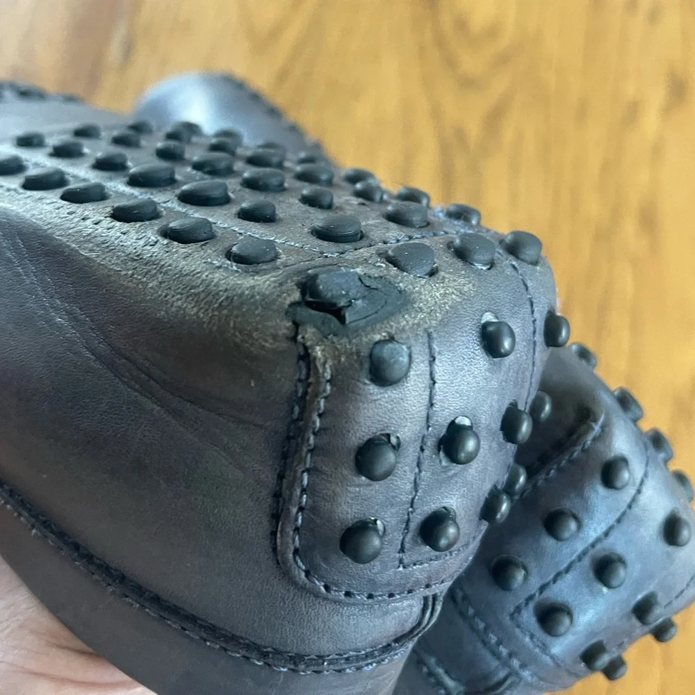 Tod’s buckle- detailed rubber pebble out sole Italian design loafer. Size 11 GUC - Picture 15 of 16